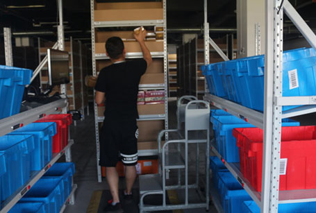 AGV+播種墻應用方案